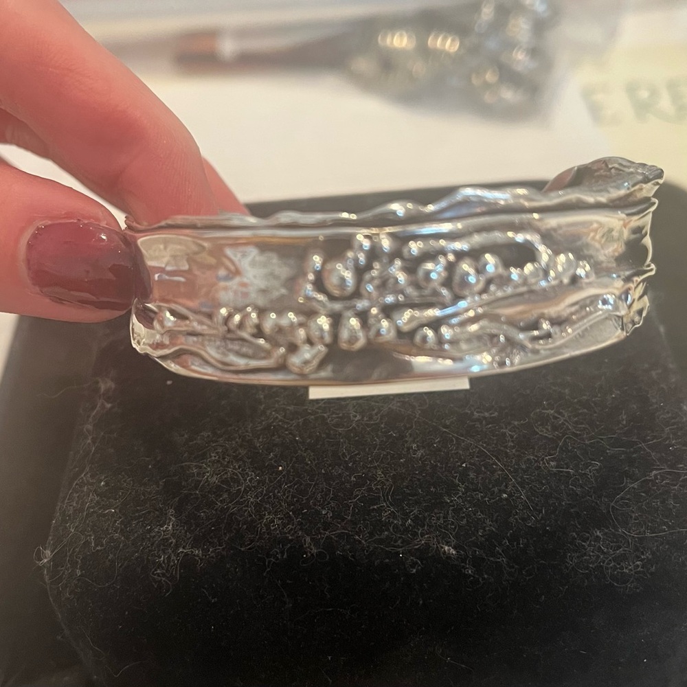 Elegant Silver Women's Bracelet